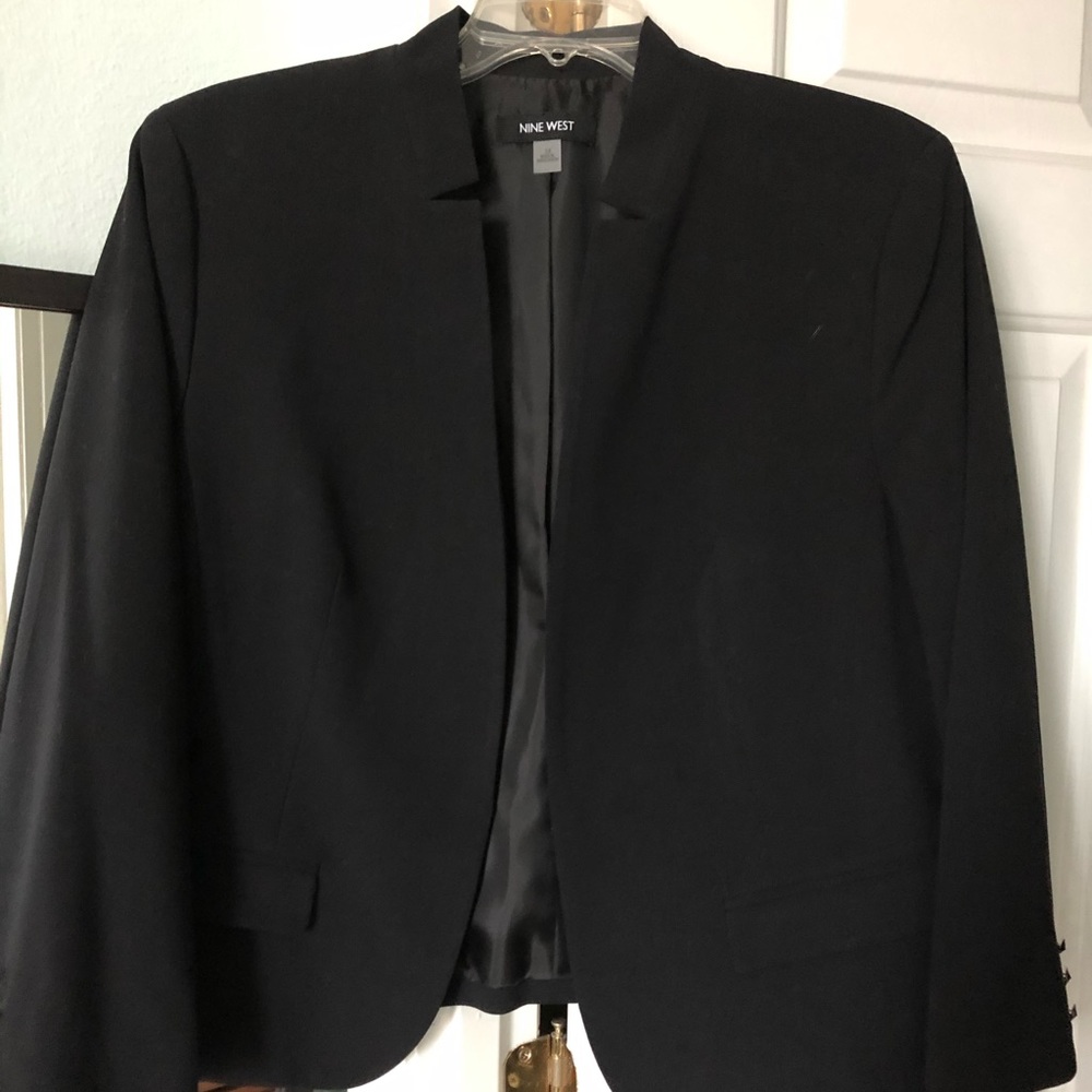Open front cropped blazer with notch collar